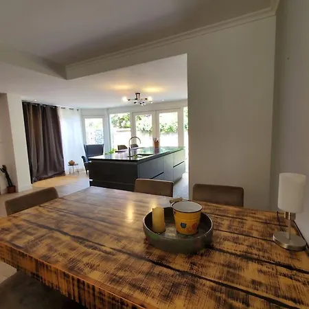 Spacious House In The Heart Of Breda Villa Ulvenhout