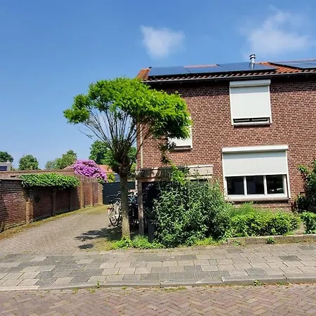 Spacious House In The Heart Of Breda Ulvenhout